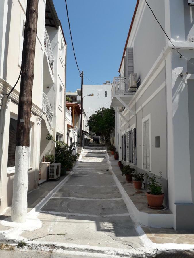 Vivian'S Antique House Apartment Karpathos Bagian luar foto